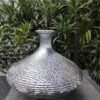 Vase Design "Ballon line", sa forme ovoïde étendue cache son pied et donne une grande impression de légèreté- 40cm
