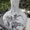 Vase "Pêches d'Hiver" - Hommage Artistique à l'Histoire et à la Modernité