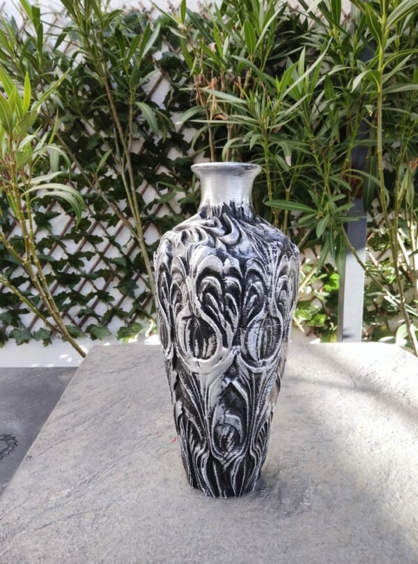 Vase Sculpté "Élégance Noire et Argent" - Un Chef-d'œuvre Contemporain