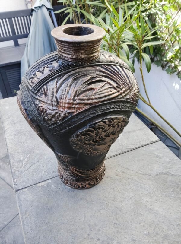 Vase sculptural Marc Aurèle – Sagesse Stoïcienne & Grandeur Romaine – Résine écologique, Finition Bronze Antique (Deux Tailles Disponibles)